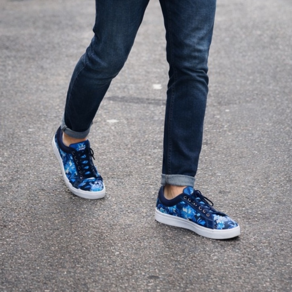 Isaac Mizrahi LIVE Blue Floral Sneakers Men’s Casual Fashion Shoes Lace Up Kicks
